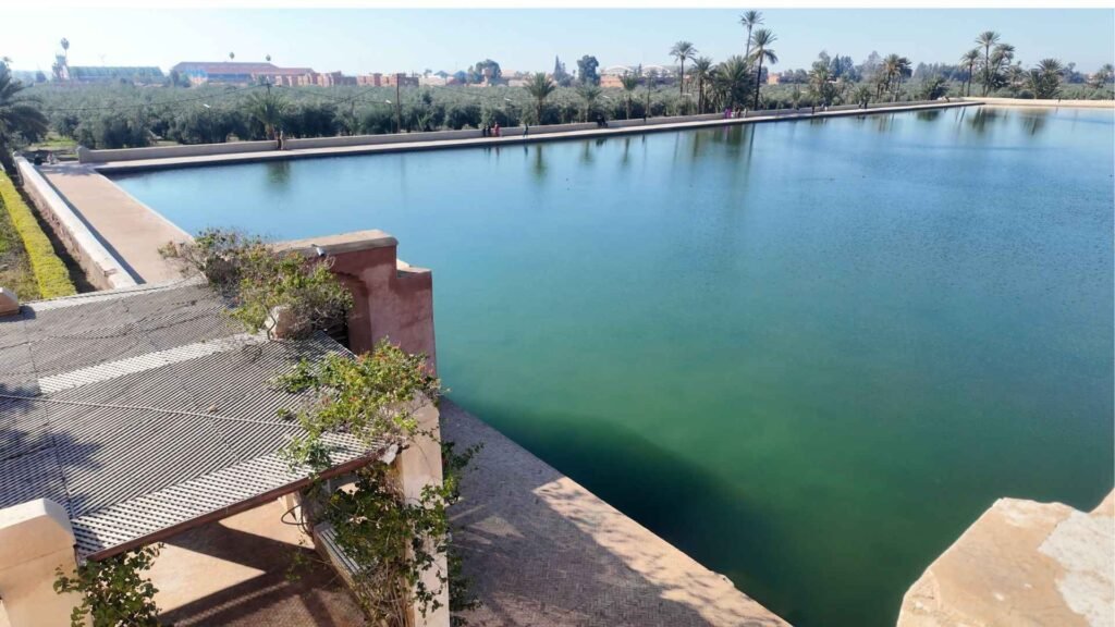 Bassin du jardin de la ménara datant du XIIᵉ siècle servant à irriguer l'oliveraie