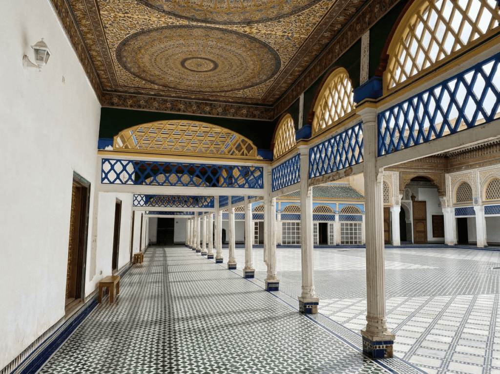 Le Palais Bahia, l'un des monuments historiques incontournables à visiter lors d'un séjour à Marrakech.